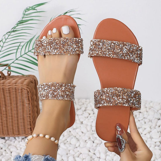 Large Size Flat Bottom Slippers $26.81 Dana Fashion Color: Light Brown Size: 36 Women's shoes Product information: Pattern: flat Lining material: imitation leather Color: light brown, Silver Size: 36,37,38,39,40,41,42,43 Sole craft: viscose shoes Sole mat