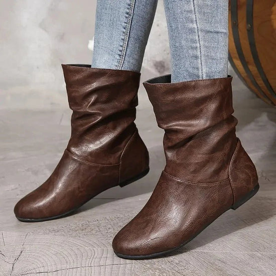 Leather Flat All-match Short Boots Women $45.99 Dana Fashion Color: Dark brown Size: 36 Women's shoes ข้อมูลผลิตภัณฑ์: ลวดลาย: สีทึบ วัสดุซับใน: หนัง สี: น้ำตาลอ่อน (พื้นผิวหนัง) ความสูงส้น: ส้นแบน ความยาวถุงเท้า: ท่อต่ำ รูปร่างส้น: ส้นหนา ขนาด: 36,37,38,