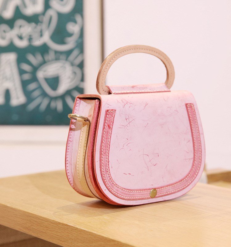 Leather Handmade Vintage Handbag Cowhide $79.00 Dana Fashion Color: Sakura Pink Women's Bags Product information: Material: leather For: Ladies Keywords: Ladies shoulder bag Weight: 440 g Color: blue, pink, yellow, green, coffee Size: height 15cm width 19