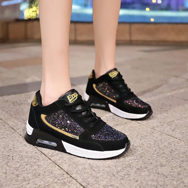 Leisure Casual Breathable Muffin Shoes For Students $47.90 Dana Fashion Color: Black gold Size: 35 Women's shoes Product Information: Style: Casual Fabric: Frosted Lining: Single Sole: Polyurethane sole Code number: 35-40 High heel: 4CM Color: Black gold/