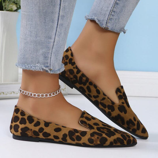 Leopard Print Shallow Mouth Pointed Flat Shoes Casual $24.90 Dana Fashion Color: Dark Brown Leopard Print Size: 36 Women's shoes Product information: Pattern: Leopard print Lining material: Cotton Applicable sports: Universal Color: khaki, leopard print,