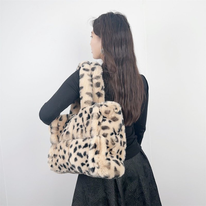 Leopard Print Tote Shoulder Messenger Bag Large Capacity $59.00 Dana Fashion Color: Brown Women's Bags Product information: Color: pink leopard print, light khaki, leopard print, gray leopard print, brown leopard print, white leopard print Applicable Gend