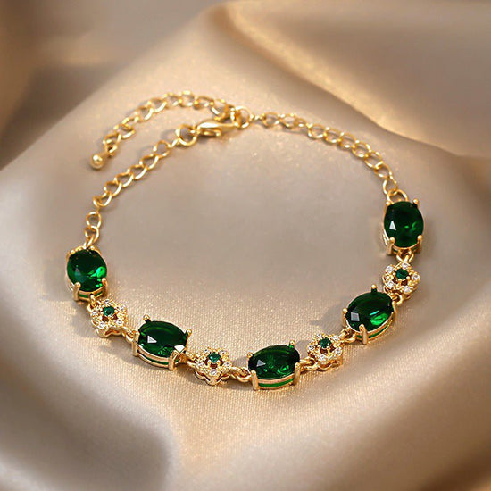 Light Luxury Personality Trendy Zircon Refined Grace High-grade Bracelet $19.90 Dana Fashion Color: 12 Bracelet Silver Square Women's Accessories Product information: Treatment Process: Diamond Color: Bracelet. Green., Micro inlay-Emerald geometric diamon