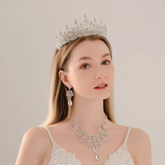 Light Luxury Socialite Style Hair Accessories Wedding Dress Headdress $29.65 Dana Fashion Color: Silver Women's Accessories Product information: Treatment Process: Diamond Purpose: 18 adult ceremony Crown photography accessories bridal veil crown Color: S