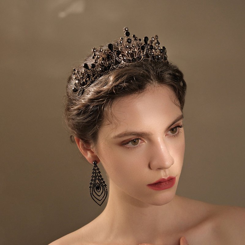 Light Luxury Socialite Style Hair Accessories Wedding Dress Headdress $29.65 Dana Fashion Color: Silver Women's Accessories Product information: Treatment Process: Diamond Purpose: 18 adult ceremony Crown photography accessories bridal veil crown Color: S