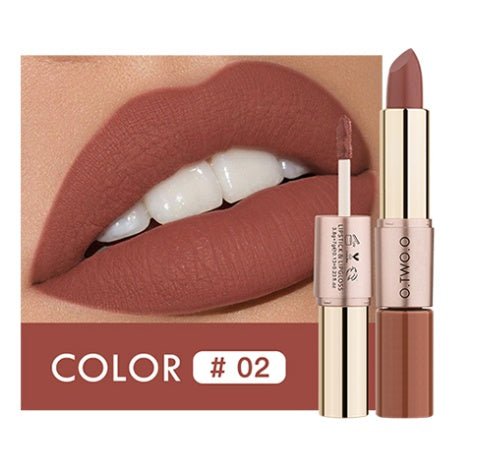 Lip gloss $19.93 Dana Fashion style: 2Style makeup Benefits: Lasting Quantity: 1PCS Lipstick Lip Gloss and Type: Lipstick Ingredients: Lipstick and lip gloss Net weight: 10.5g Size: full size Effect: long lasting, natural, coloring, color lock