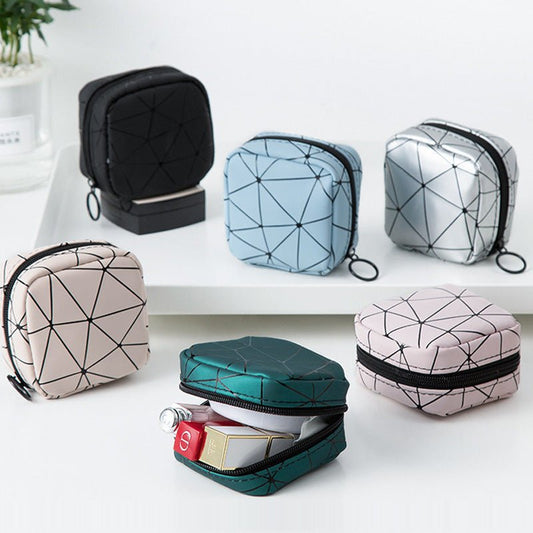 Lipstick PU Waterproof Portable Mini Bag $12.43 Dana Fashion Color: Apricot Women's Bags Product information: Color: green, pink, sky blue, apricot, black, silver Scope of Application: stationery, sanitary napkins, cosmetics, medicine, sundries, toiletrie