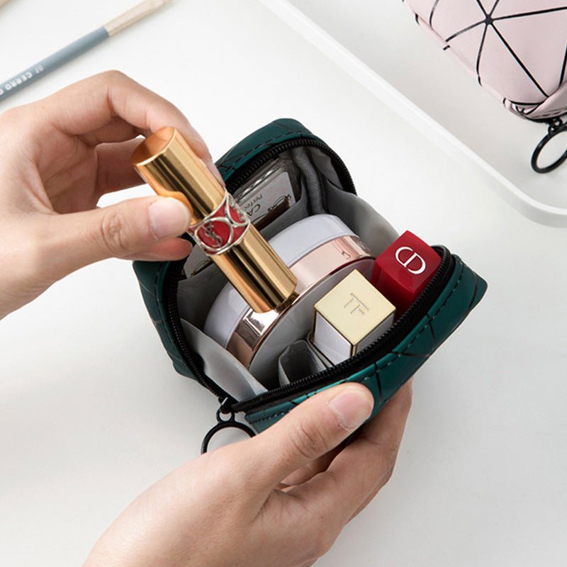 Lipstick PU Waterproof Portable Mini Bag $12.43 Dana Fashion Color: Apricot Women's Bags Product information: Color: green, pink, sky blue, apricot, black, silver Scope of Application: stationery, sanitary napkins, cosmetics, medicine, sundries, toiletrie