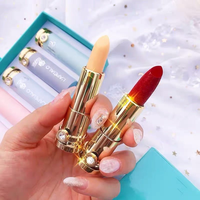 Lipstick set $18.00 Dana Fashion Style: Suit makeup Shelf life: 3 years Skin Type: General Efficacy: Modification Category: Lip gloss, lipstick, lip gloss