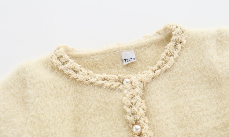 Little fragrance long-sleeved knitted cardigan $44.12 Dana Fashion Color: Beige Size: 100cm Baby Clothing Thickness: thicker Sleeve length: long sleeve Closed style: single-breasted pattern: plain Fabric name: Knitting Main fabric composition: nylon/nylon