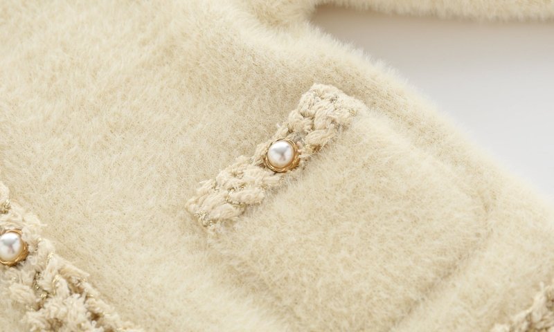 Little fragrance long-sleeved knitted cardigan $44.12 Dana Fashion Color: Beige Size: 100cm Baby Clothing Thickness: thicker Sleeve length: long sleeve Closed style: single-breasted pattern: plain Fabric name: Knitting Main fabric composition: nylon/nylon