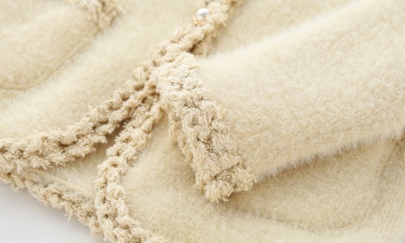 Little fragrance long-sleeved knitted cardigan $44.12 Dana Fashion Color: Beige Size: 100cm Baby Clothing Thickness: thicker Sleeve length: long sleeve Closed style: single-breasted pattern: plain Fabric name: Knitting Main fabric composition: nylon/nylon
