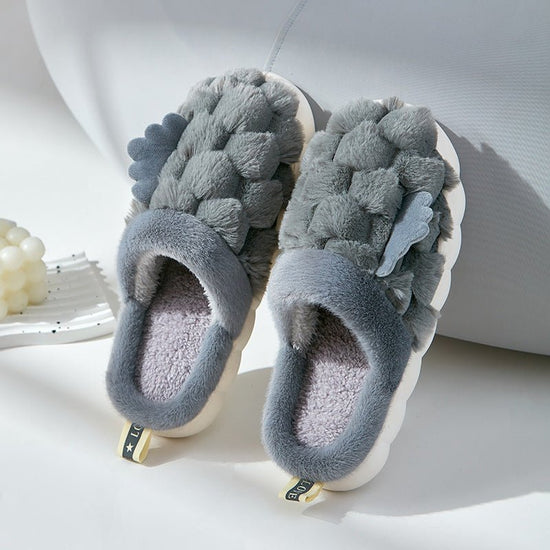 Little Wing Cotton Slippers Feeling Of Walking On Shit $29.82 Dana Fashion Color: Gray Size: 36to37 Women's shoes Product information: Color: gray, pink, green, skin pink Brown Heel shape: U-shaped Size: 36-37 (suitable for 35-36),38-39 (suitable for 37-3