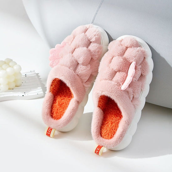 Little Wing Cotton Slippers Feeling Of Walking On Shit $29.82 Dana Fashion Color: Pink Color Size: 36to37 Women's shoes Product information: Color: gray, pink, green, skin pink Brown Heel shape: U-shaped Size: 36-37 (suitable for 35-36),38-39 (suitable fo