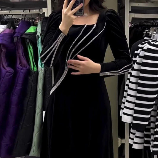 Long Sleeve Rhinestone Maxi Dress $71.35 Dana Fashion Color: Black Size: L Women's clothing معلومات المنتج: نوع التنورة: تنورة مظلة اللون: أسود، أخضر غامق نوع الخصر: خصر متوسط ​​المقاس: S، M، L، XL، XXL نوع الطراز: ريترو شكل المجموعة: قطعة واحدة طول التنو