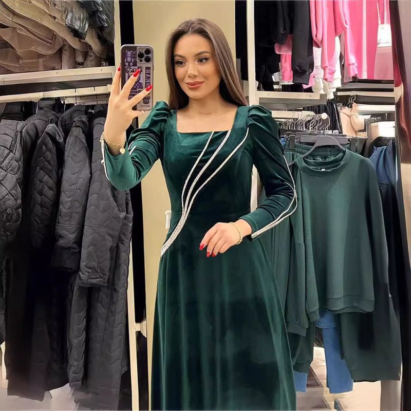 Long Sleeve Rhinestone Maxi Dress $71.35 Dana Fashion Color: Black Size: L Women's clothing معلومات المنتج: نوع التنورة: تنورة مظلة اللون: أسود، أخضر غامق نوع الخصر: خصر متوسط ​​المقاس: S، M، L، XL، XXL نوع الطراز: ريترو شكل المجموعة: قطعة واحدة طول التنو