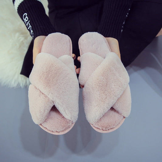 Low Heel Flat Simple Warm Comfortable Plush Slippers Home Floor Slippers $34.50 Dana Fashion Color: Black Size: 36to37 Women's shoes Product information: Pattern: solid color Inner material: artificial wool Color: white, red, black, gray, pink Heel height