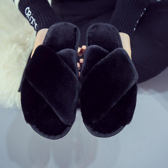Low Heel Flat Simple Warm Comfortable Plush Slippers Home Floor Slippers $34.50 Dana Fashion Color: Black Size: 36to37 Women's shoes Product information: Pattern: solid color Inner material: artificial wool Color: white, red, black, gray, pink Heel height