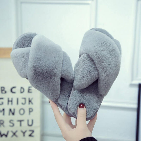 Low Heel Flat Simple Warm Comfortable Plush Slippers Home Floor Slippers $34.50 Dana Fashion Color: Gray Size: 36to37 Women's shoes Product information: Pattern: solid color Inner material: artificial wool Color: white, red, black, gray, pink Heel height: