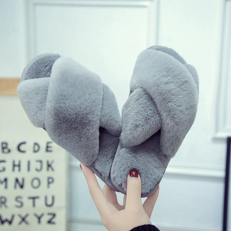 Low Heel Flat Simple Warm Comfortable Plush Slippers Home Floor Slippers $34.50 Dana Fashion Color: Gray Size: 36to37 Women's shoes Product information: Pattern: solid color Inner material: artificial wool Color: white, red, black, gray, pink Heel height: