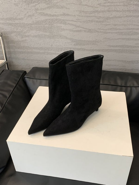 Low Heel French Retro Pointed Ankle Boots $75.25 Dana Fashion Color: Black Size: 35 Women's shoes ข้อมูลผลิตภัณฑ์: ลวดลาย: สีพื้น วัสดุซับใน: PU สี: ดำ, น้ำตาลอ่อน, น้ำตาล ความสูงส้น: ส้นเตี้ย (1-3CM) ความยาวถุงเท้า: ท่อนล่าง รูปร่างส้น: ส้นเข็ม ขนาด: 35,