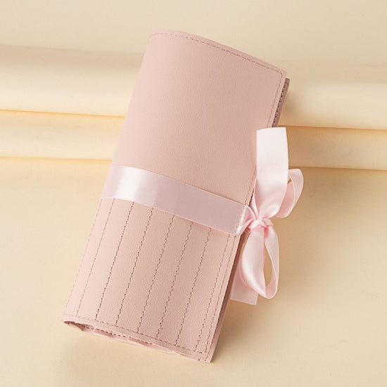 Make-up Kit Beauty Brush Girl $17.99 Dana Fashion style: 11pink ribbon powder bags makeup Product information : Number of brushes: 11 Material: artificial fiber Brush handle material: wooden handle Brush handle specification: long rod Style: 11 pink+ribbo