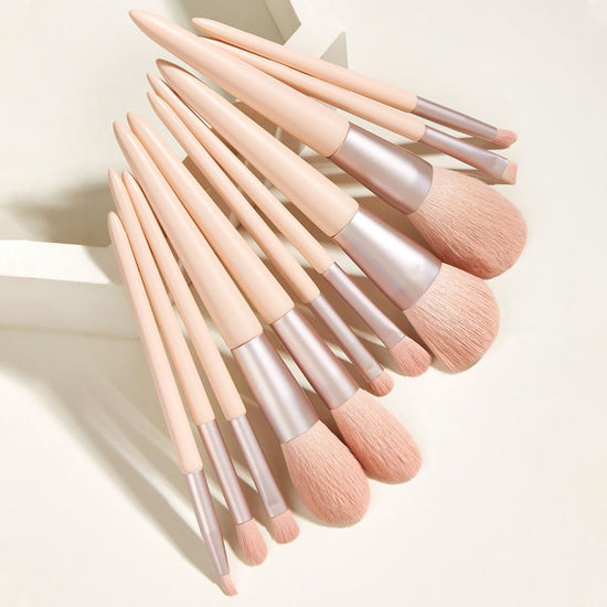 Make-up Kit Beauty Brush Girl $17.99 Dana Fashion style: 11pink ribbon powder bags makeup Product information : Number of brushes: 11 Material: artificial fiber Brush handle material: wooden handle Brush handle specification: long rod Style: 11 pink+ribbo