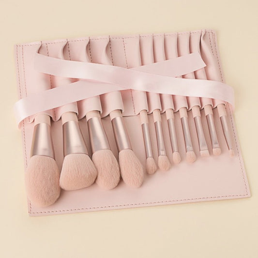 Make-up Kit Beauty Brush Girl $17.99 Dana Fashion style: 11pink ribbon powder bags makeup Product information : Number of brushes: 11 Material: artificial fiber Brush handle material: wooden handle Brush handle specification: long rod Style: 11 pink+ribbo