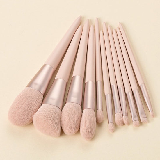 Make-up Kit Beauty Brush Girl $17.99 Dana Fashion style: 11pink ribbon powder bags makeup Product information : Number of brushes: 11 Material: artificial fiber Brush handle material: wooden handle Brush handle specification: long rod Style: 11 pink+ribbo