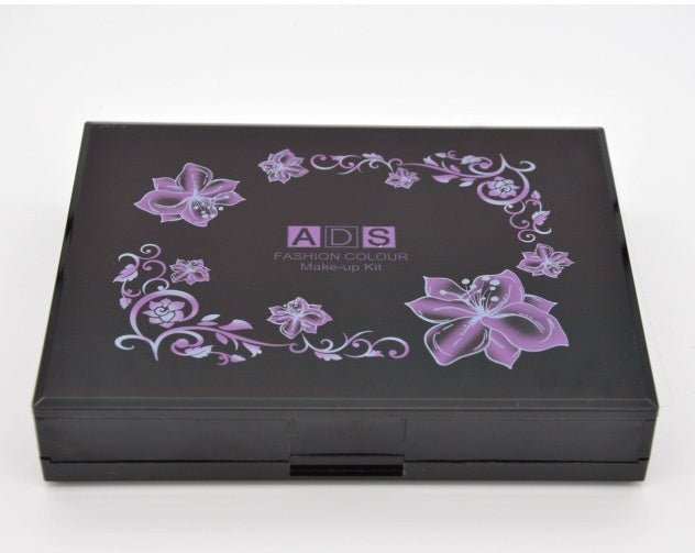 Makeup box make-up set $32.40 Dana Fashion Net weight: 50ml makeup Includes: 24 color eyeshadow, 4 colors blush, 3 powder cakes (2 wet and dry +1 wet), 8 color lipstick, eye shadow stick, small blush brush, lip brush, puff, mirror. Length 14.2cm width 11c