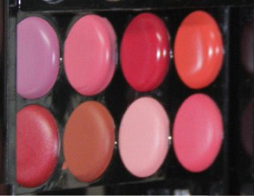 Makeup box make-up set $32.40 Dana Fashion Net weight: 50ml makeup Includes: 24 color eyeshadow, 4 colors blush, 3 powder cakes (2 wet and dry +1 wet), 8 color lipstick, eye shadow stick, small blush brush, lip brush, puff, mirror. Length 14.2cm width 11c