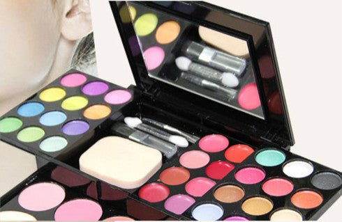 Makeup box make-up set $32.40 Dana Fashion Net weight: 50ml makeup Includes: 24 color eyeshadow, 4 colors blush, 3 powder cakes (2 wet and dry +1 wet), 8 color lipstick, eye shadow stick, small blush brush, lip brush, puff, mirror. Length 14.2cm width 11c