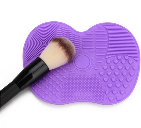 Makeup brush cleaning pad $9.46 Dana Fashion Color: black makeup Item Type: Makeup Brush Quantity: 1 pcs Handle Material: Plastic Used With: Sets & Kits Model Number: Makeup Brush Cleaner Size: 15.5*12cm Brush Material: Silicone Material: Other Silicone B
