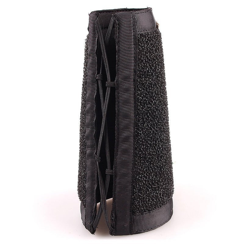 Makeup Brush Cleaning Strap $15.00 Dana Fashion Color: Black makeup Overview: Tie on the arm to quickly clean the brush. Clean makeup brush to extend the service life. Nylon diving cloth, antibacterial, antistatic, moisture wicking. Specification: Materia