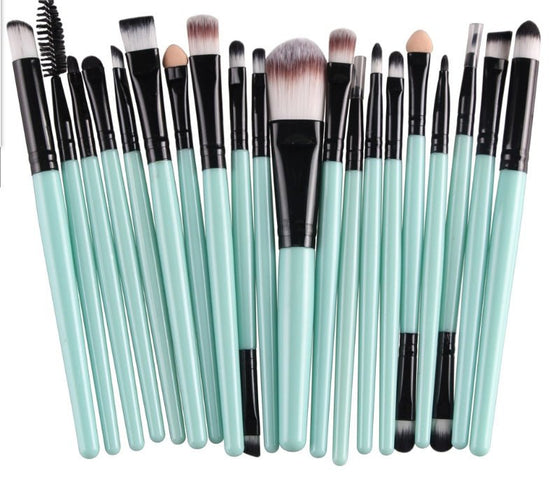 Makeup brush set loose powder brush blush brush eye shadow brush $25.99 Dana Fashion Appearance color: Green Rod Black Tube makeup Brush material: corrugated nylon wool Brush bag type: OPP bag Handle material: plastic Hair length specification: 3.5cm Over