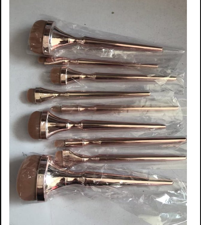Makeup brush set $44.44 Dana Fashion Color: Gold makeup Product Category: Makeup Brush Number of brushes: 9 Brush material: nylon Brush type: opp Brush handle material: plastic Brush handle specifications: long rod Hair length specification: 3cm Total len