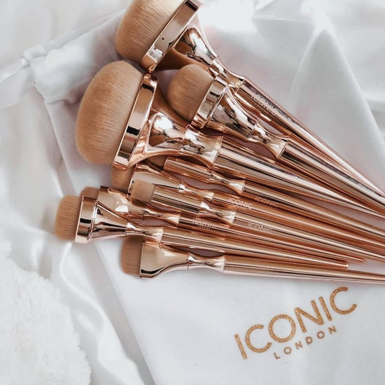 Makeup brush set $44.44 Dana Fashion Color: Gold makeup Product Category: Makeup Brush Number of brushes: 9 Brush material: nylon Brush type: opp Brush handle material: plastic Brush handle specifications: long rod Hair length specification: 3cm Total len