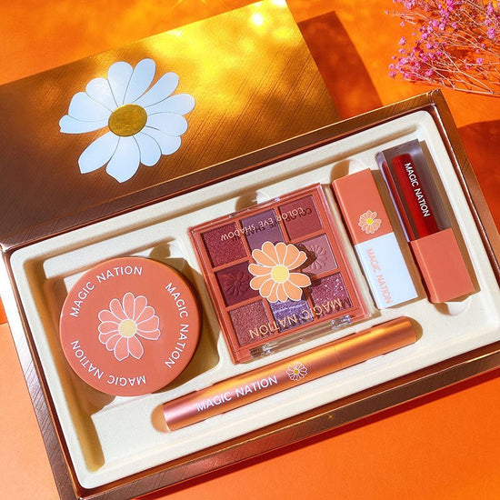 Makeup Combination Dream Country Flower Chaoyuexi 5-piece Set $79.50 Dana Fashion Color: Blue makeup Product Information: Specifications: normal specifications Special purpose cosmetics: No Skin Type: General Type: Makeup Packing List: Lipstick, lip glaze