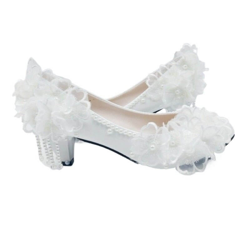 Male Lace High-heeled Shoes Korean Style, Flower Rhinestone Tassel Bride $105.50 Dana Fashion Specifications: 11cm Heel Red Size: 34 Women's shoes Product information: Pattern: Flowers Color: 14cm heel White, 11cm heel White, 8cm heel White, 5cm heel Whit