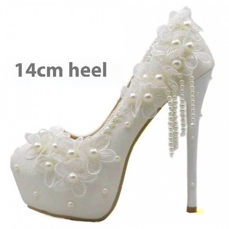 Male Lace High-heeled Shoes Korean Style, Flower Rhinestone Tassel Bride $105.50 Dana Fashion Specifications: 14cm Heel White Size: 34 Women's shoes Product information: Pattern: Flowers Color: 14cm heel White, 11cm heel White, 8cm heel White, 5cm heel Wh