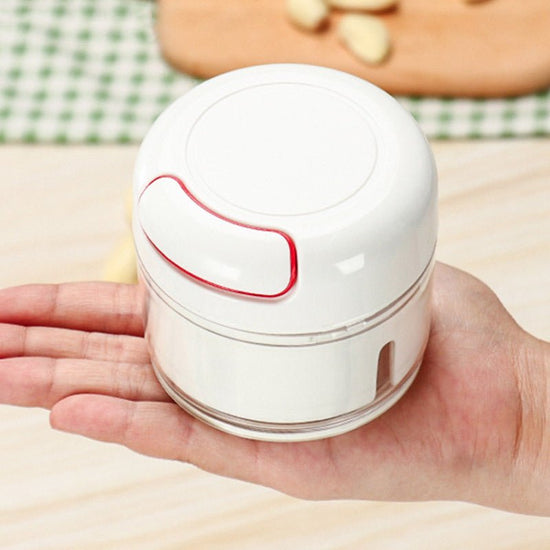 Manual Cutting Meat Grinder $9.17 Dana Fashion Color: 2pc blade Dana's Kitchen Overview: The blade can be automatically attached to the magnet, protecting the hand from scratches Fuction: Make fruits and vegetables salad western-style food, usual vegetabl