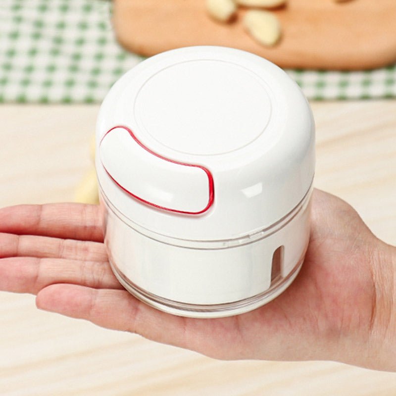 Manual Cutting Meat Grinder $9.17 Dana Fashion Color: 2pc blade Dana's Kitchen Overview: The blade can be automatically attached to the magnet, protecting the hand from scratches Fuction: Make fruits and vegetables salad western-style food, usual vegetabl