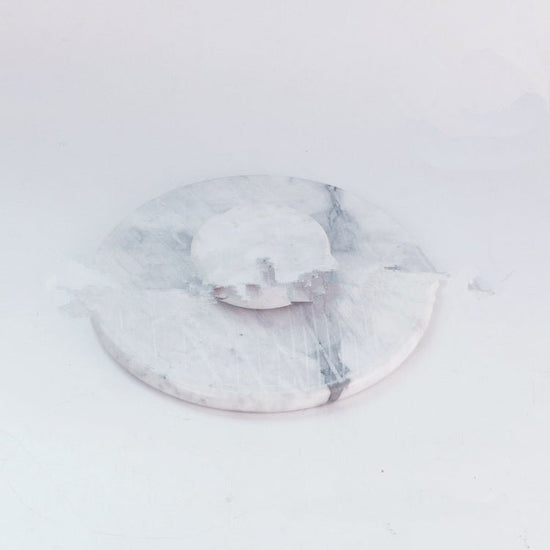 Marble Rotatable Cake Pan $89.64 Dana Fashion Color: Grey Dana's Kitchen Brand: None Item No.: LS-215 Product Category: Disk Material: Marble Whether to import: No Applicable people: adults Pattern: various Style: Western Shape: round Microwave: Not avail