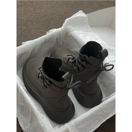 Martin Boots Women's Thick Sole Increased By Lace-up Booties $37.56 Dana Fashion Color: Gray Size: 35 Women's shoes ข้อมูลผลิตภัณฑ์: สี: สีเบจ, สีดำ, สีเทา, ซับในผ้าฝ้ายสีเบจ, ซับในผ้าฝ้ายสีดำ, สีเทา รูปทรงส้น: แพลตฟอร์ม ขนาด: 35, 36, 37, 38, 39, 40 งานฝี