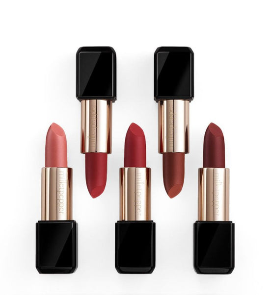 Matte lipstick $120.00 Dana Fashion Color: 01 B makeup Efficacy: enhance complexion Specification type: normal specification Whether it is a special purpose cosmetics: No Suitable for the crowd: Ladies Age: adult Type: Cosmetics Features: Moisturizing, du