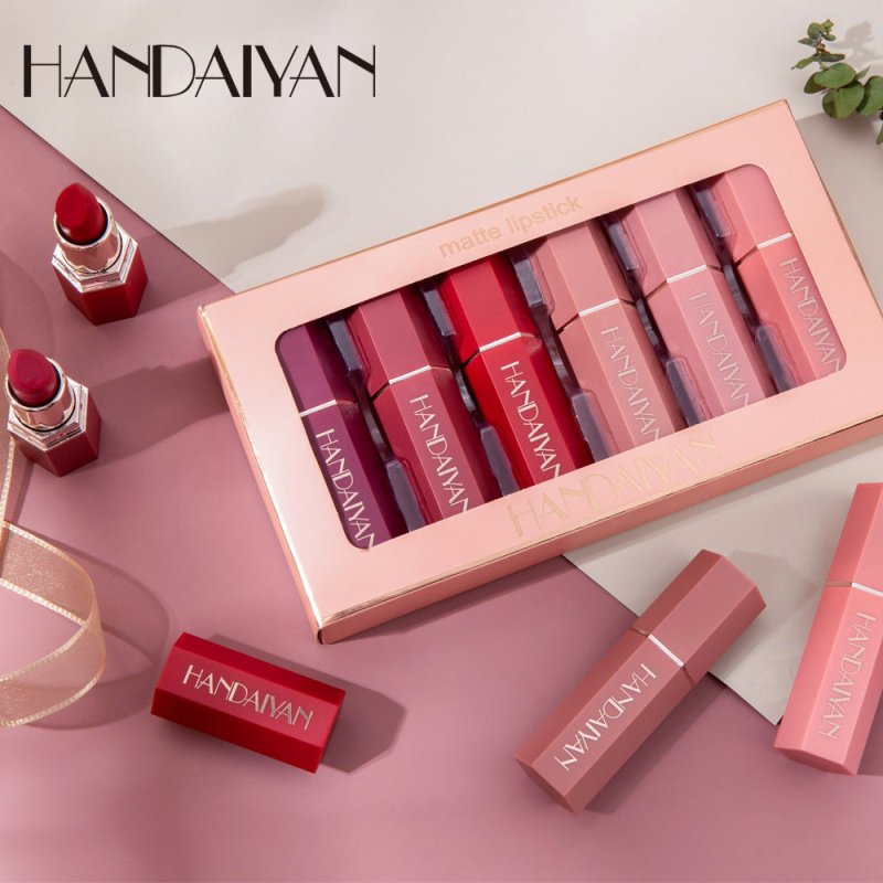 Matte Matte Lipstick Gift Box Set Non-stick Cup Lipstick Lipstick $17.50 Dana Fashion default: default makeup Details: Color: Lipstick Set Color classification: 6 color suit 6 pieces without packaging Total weight: 113g Gross weight with gift box: 142g Si