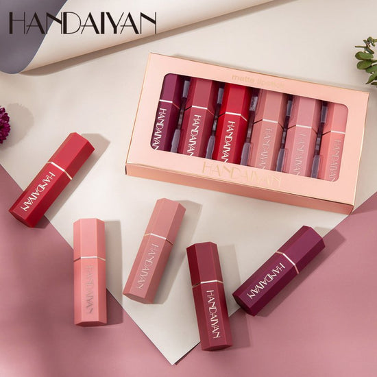 Matte Matte Lipstick Gift Box Set Non-stick Cup Lipstick Lipstick $17.50 Dana Fashion default: default makeup Details: Color: Lipstick Set Color classification: 6 color suit 6 pieces without packaging Total weight: 113g Gross weight with gift box: 142g Si