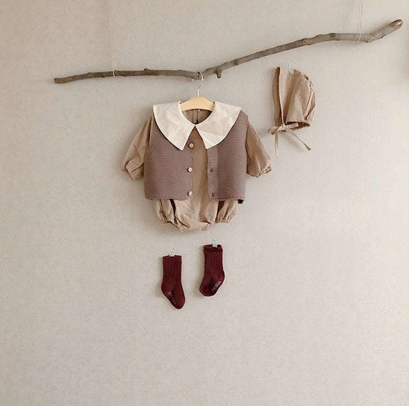 Men's And Women's Solid Color Knitted Base Vest Cardigan $24.89 Dana Fashion Color: Brown Child size: 100cm Baby Clothing Product Information: Yarn thickness: fine wool Thickness: General Sleeve length: long sleeve Closed style: single-breasted Pattern: p