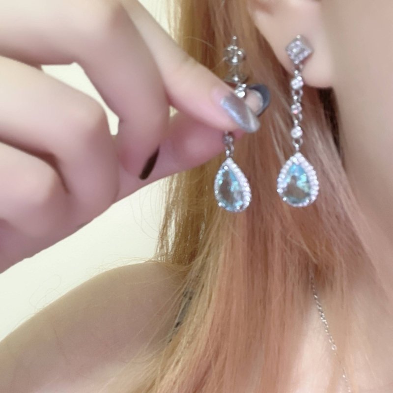 Mermaid Tears Gem Necklace Light Luxury High-end Stud Earrings Simple Elegant Special-interest Design Jewelry $41.17 Dana Fashion Color: Ear Studs Women's Accessories Product information: Pattern: Love Heart/water drop/Bell Treatment Process: Diamond Colo