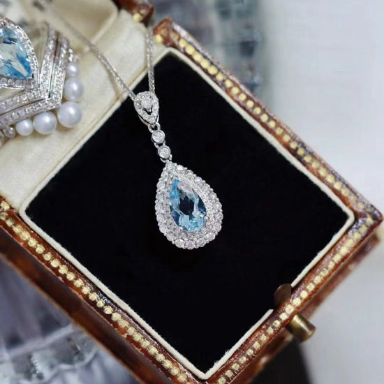 Mermaid Tears Gem Necklace Light Luxury High-end Stud Earrings Simple Elegant Special-interest Design Jewelry $41.17 Dana Fashion Color: Ear Studs Women's Accessories Product information: Pattern: Love Heart/water drop/Bell Treatment Process: Diamond Colo